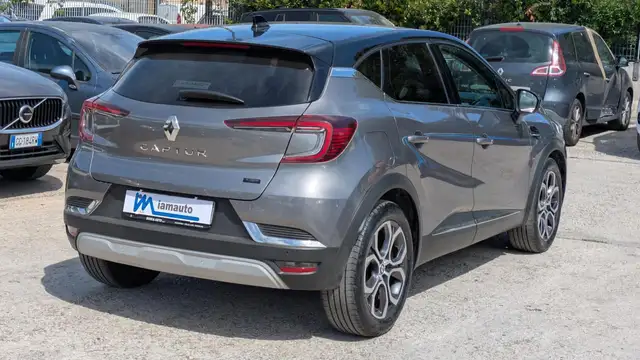 Renault Captur view 3