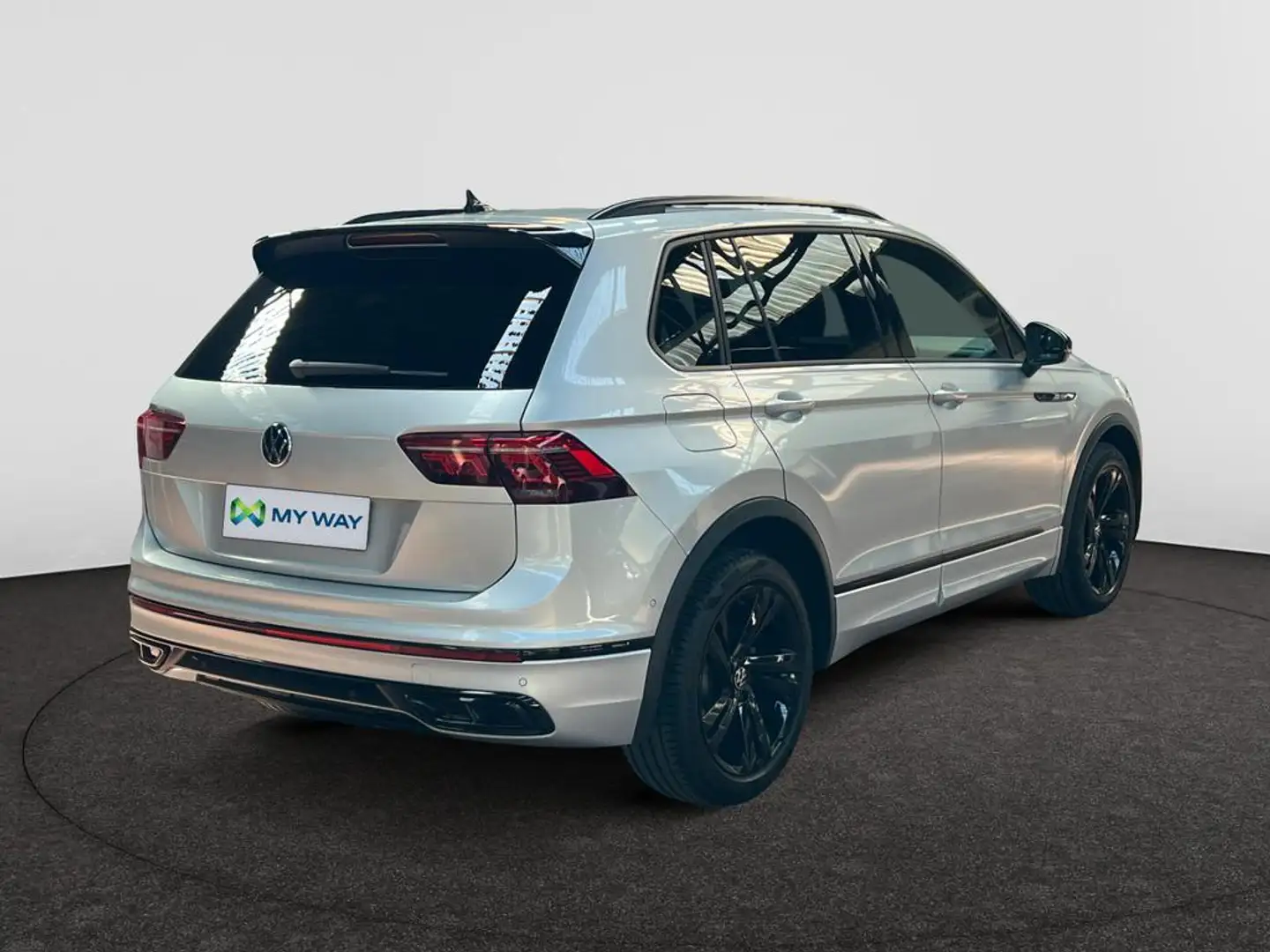 Volkswagen Tiguan Tiguan R-Line Business Premium 1.5 TSI 110 kW (150 Grijs - 2