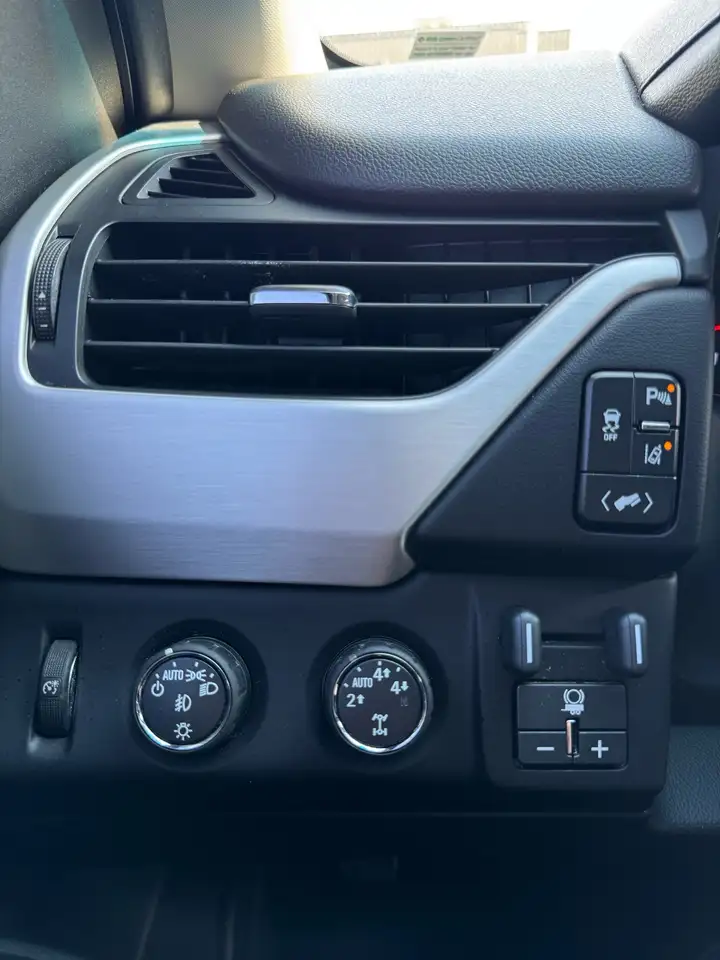 GMC Yukon снимка GMC Yukon