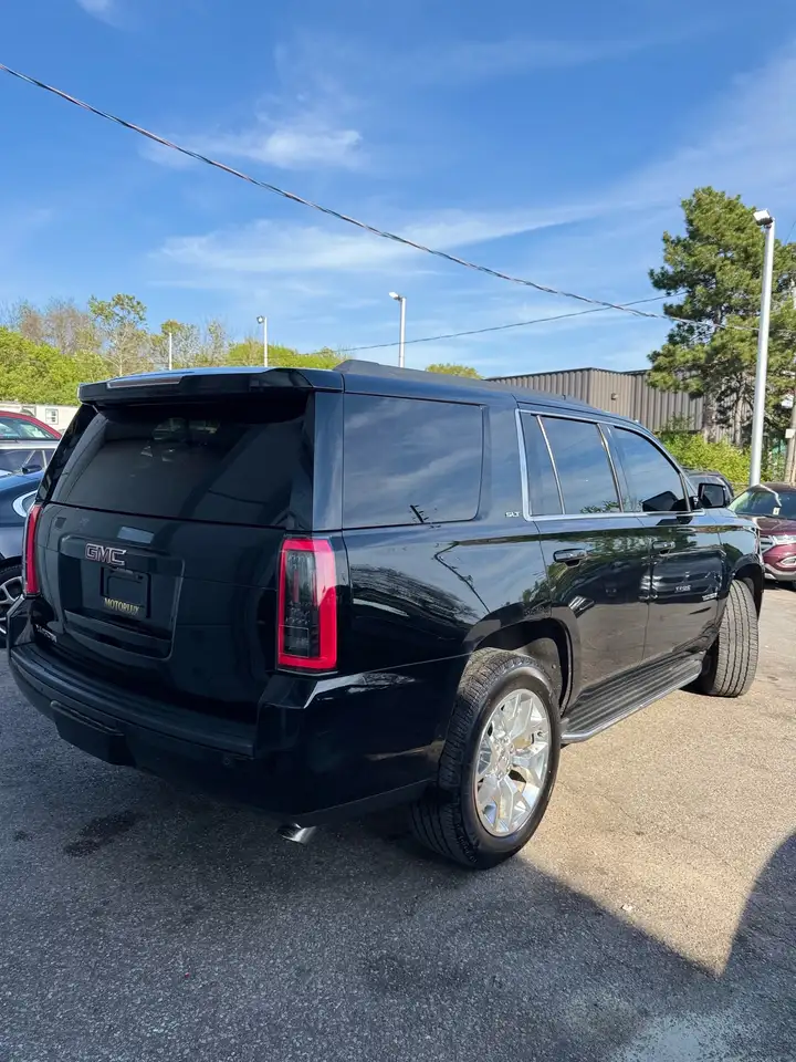 GMC Yukon снимка GMC Yukon