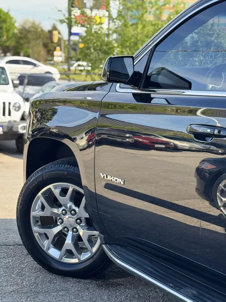 GMC Yukon снимка GMC Yukon