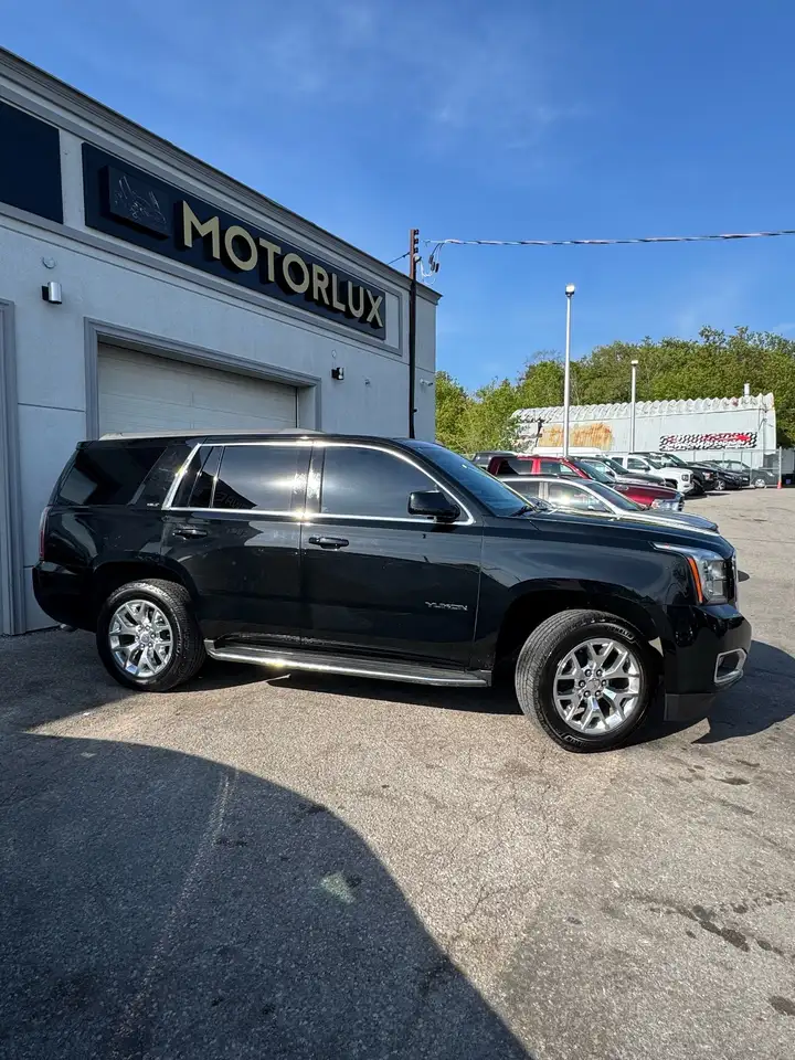 GMC Yukon снимка GMC Yukon
