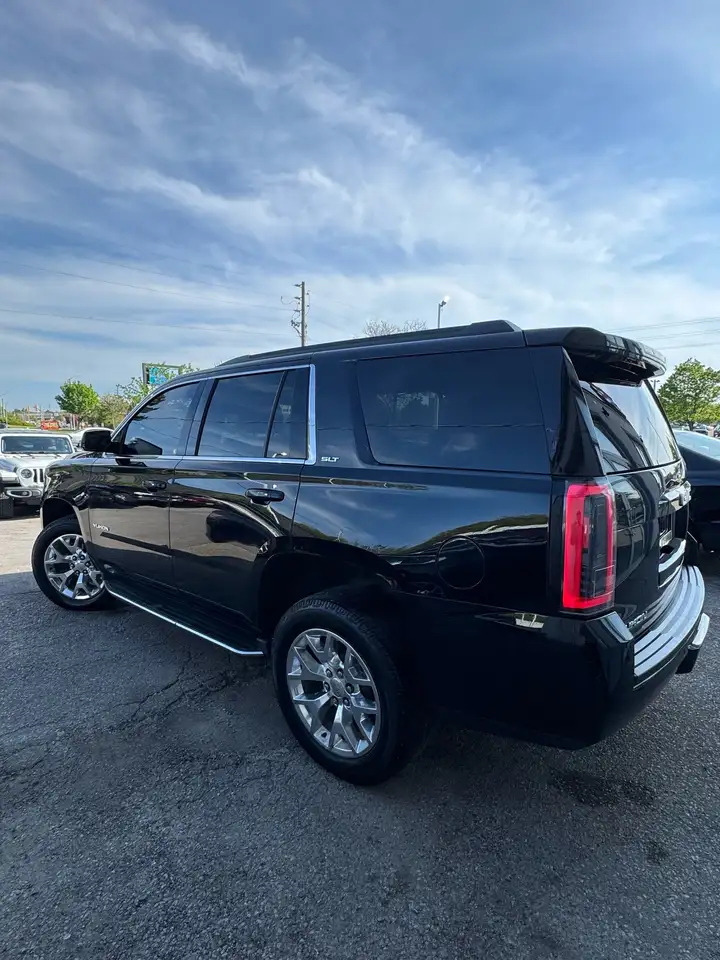 GMC Yukon снимка GMC Yukon