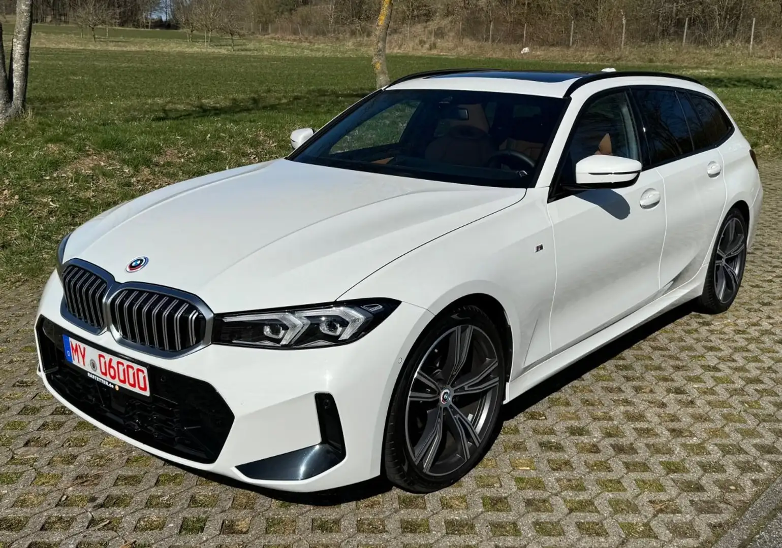BMW 320 320d Touring xDrive M Sport erst 18.500 km Blanc - 1