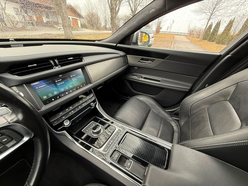 Jaguar XF Sportbrake Chequered Flag AWD/Leder/Panorama — photo 10