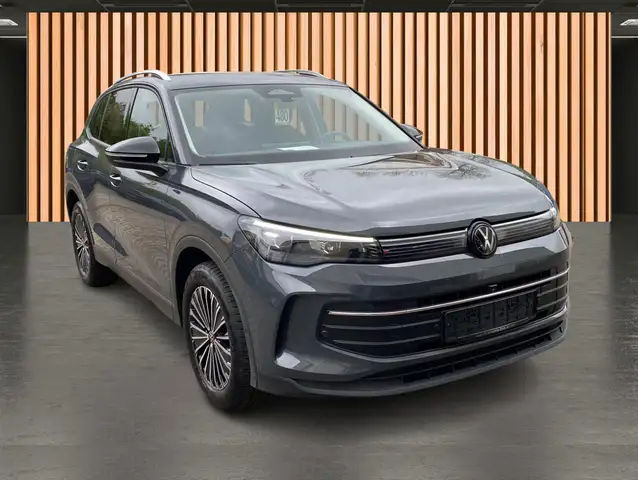 Volkswagen Tiguan view 15