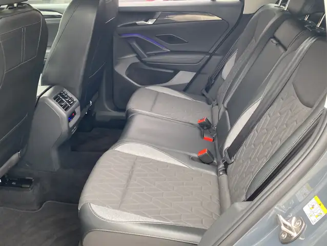 Volkswagen Tiguan view 11