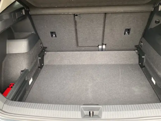 Volkswagen Tiguan view 12