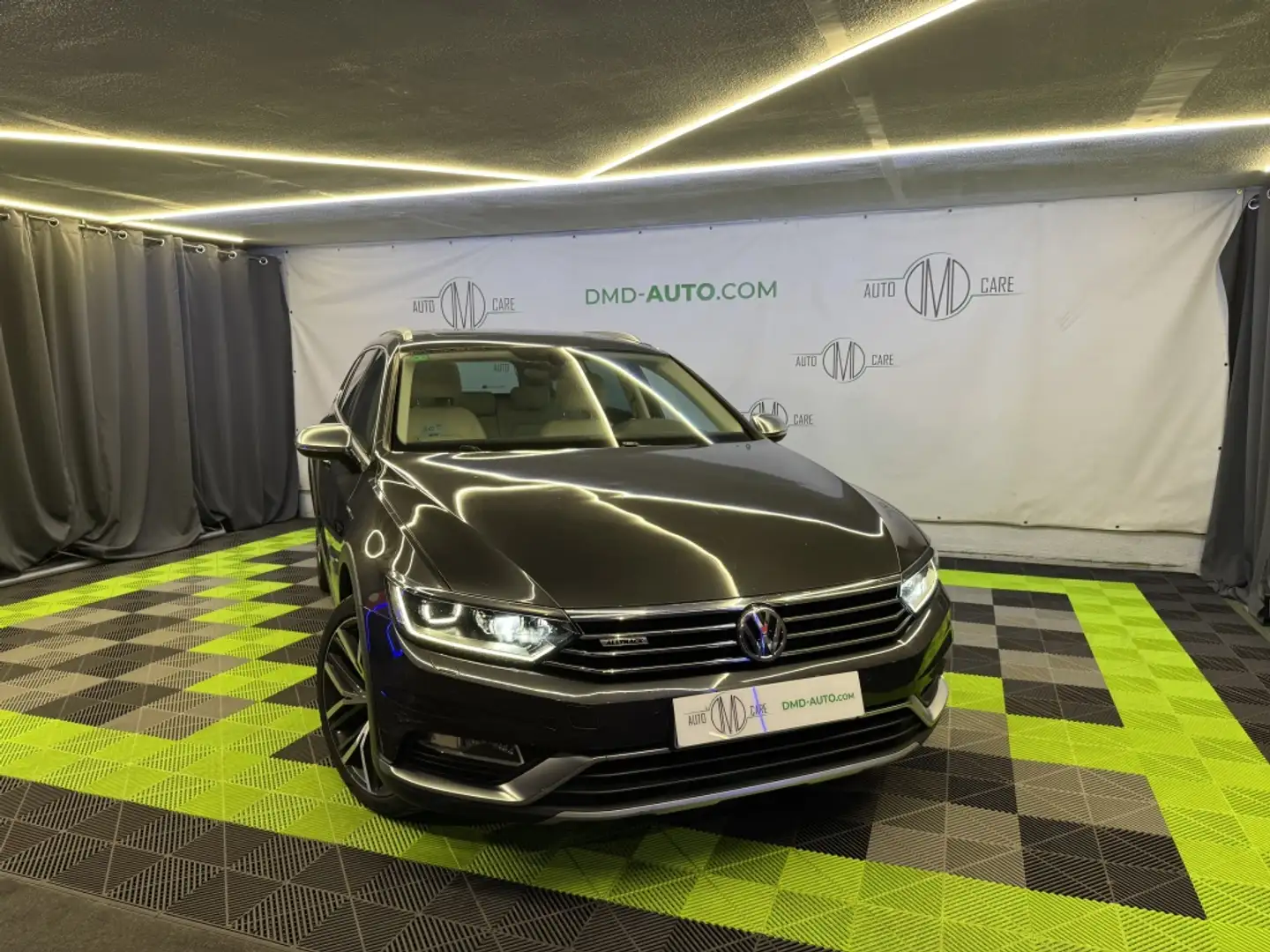 Volkswagen Passat Alltrack 2.0TDI 4Motion DSG 140kW Modrá - 2