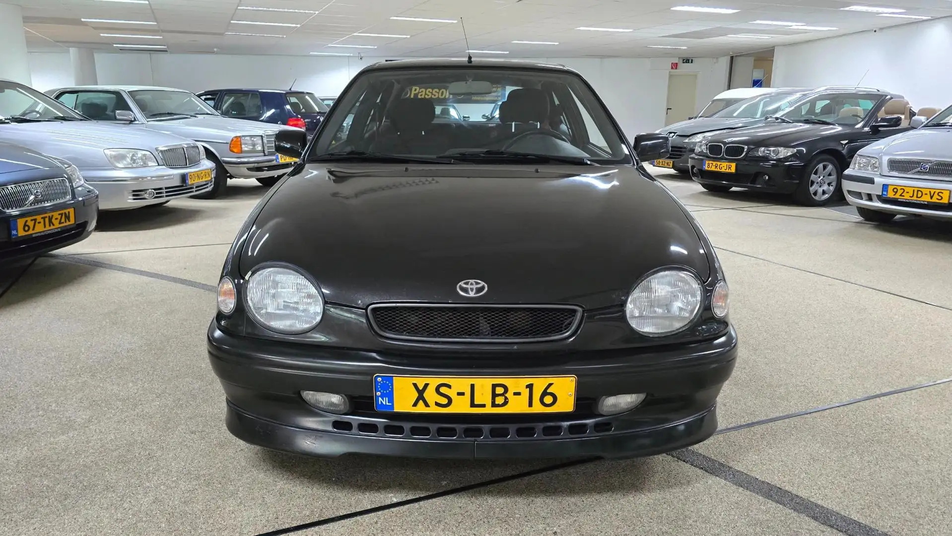 Toyota Corolla 1.6-16V G6R zeer netjes 6 bak! Zwart - 2