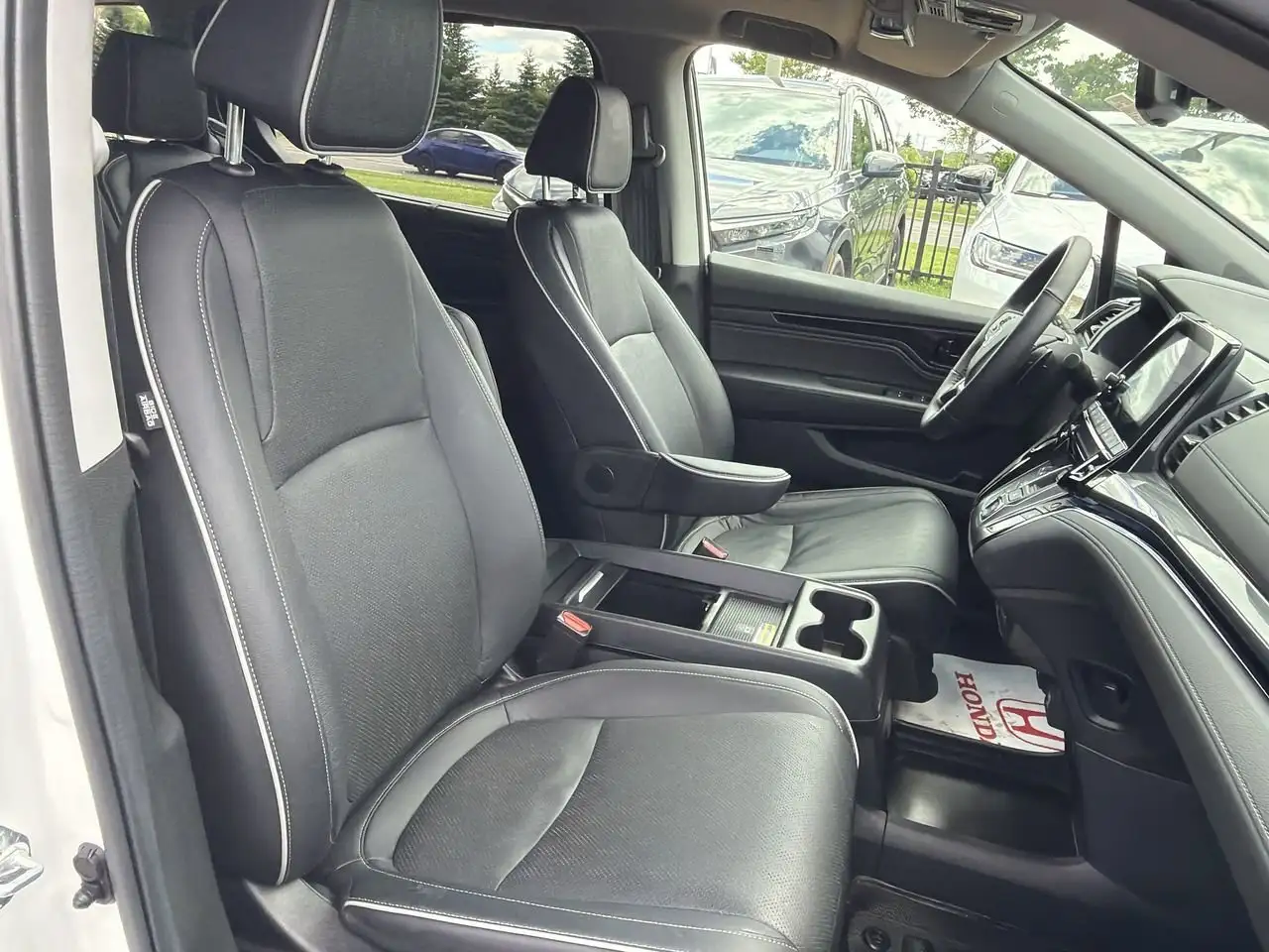 Honda Odyssey снимка Honda Odyssey