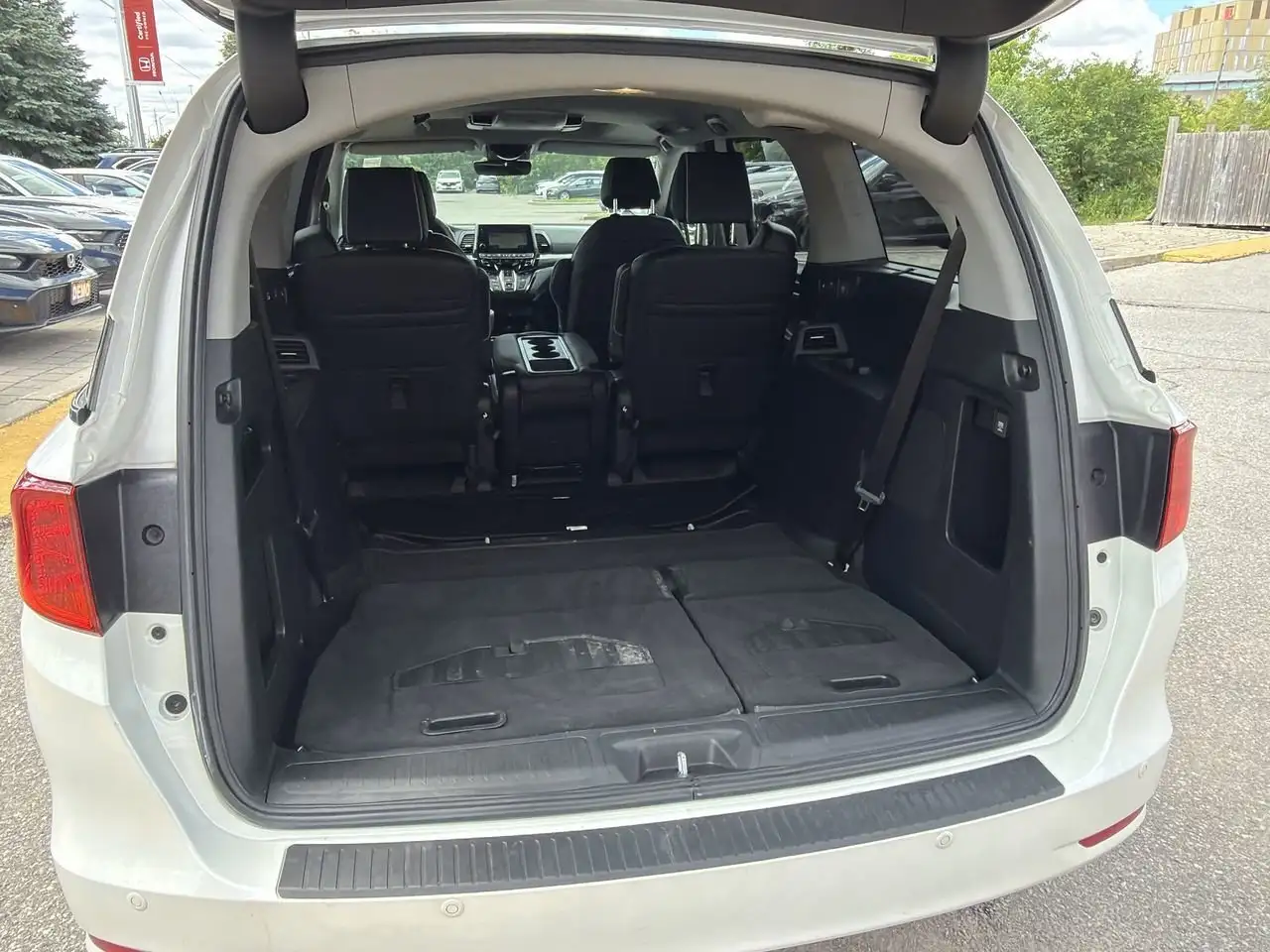 Honda Odyssey снимка Honda Odyssey
