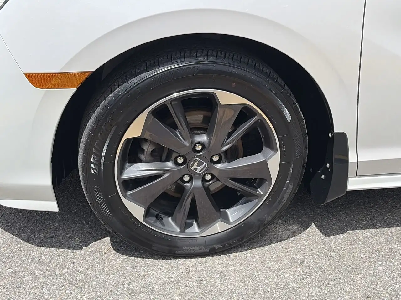 Honda Odyssey снимка Honda Odyssey