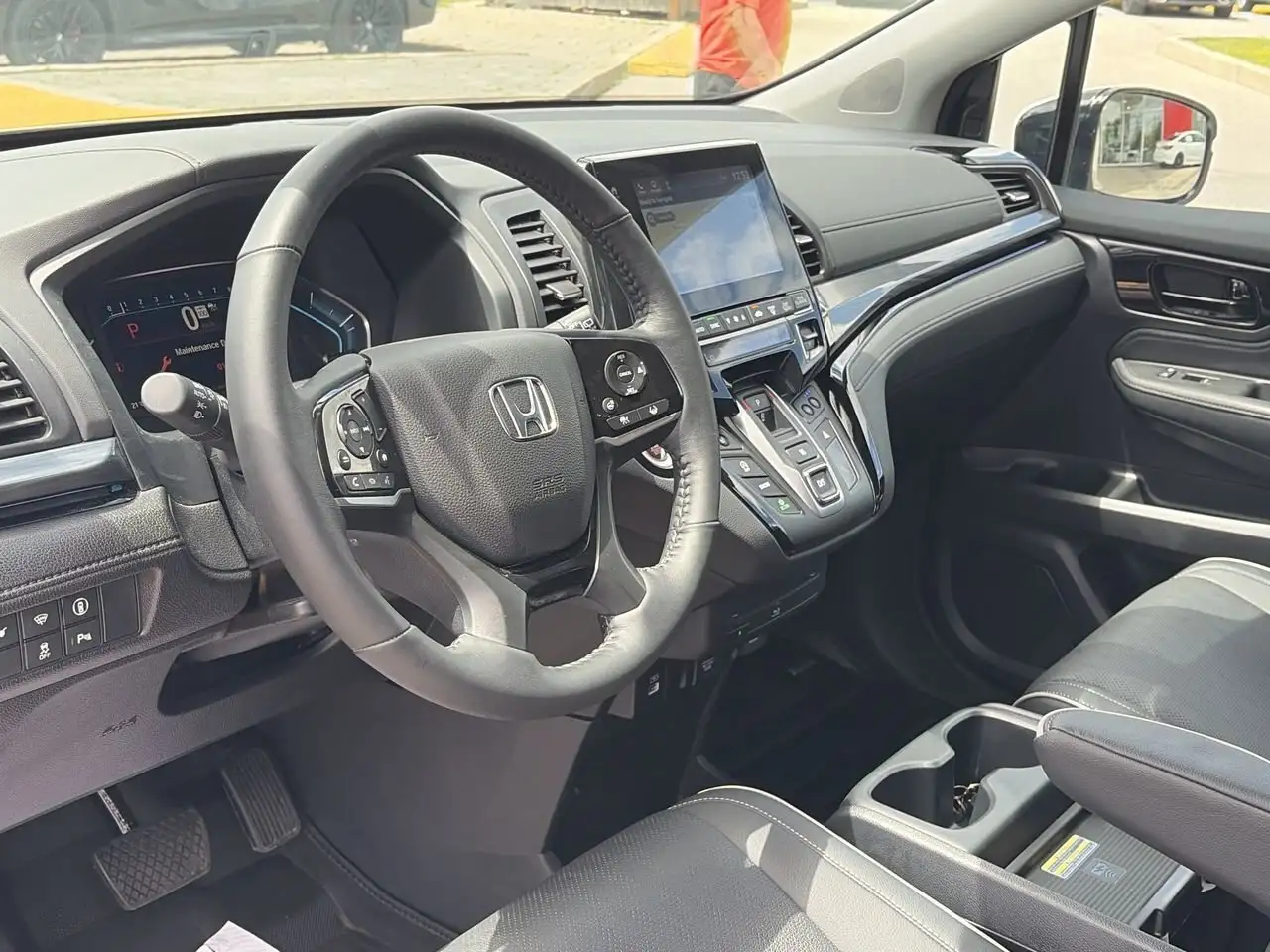 Honda Odyssey снимка Honda Odyssey