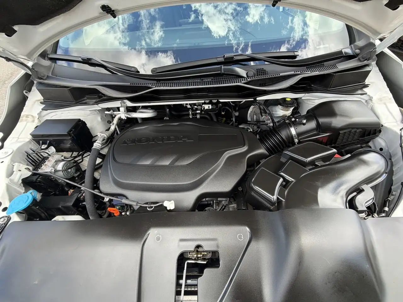 Honda Odyssey снимка Honda Odyssey