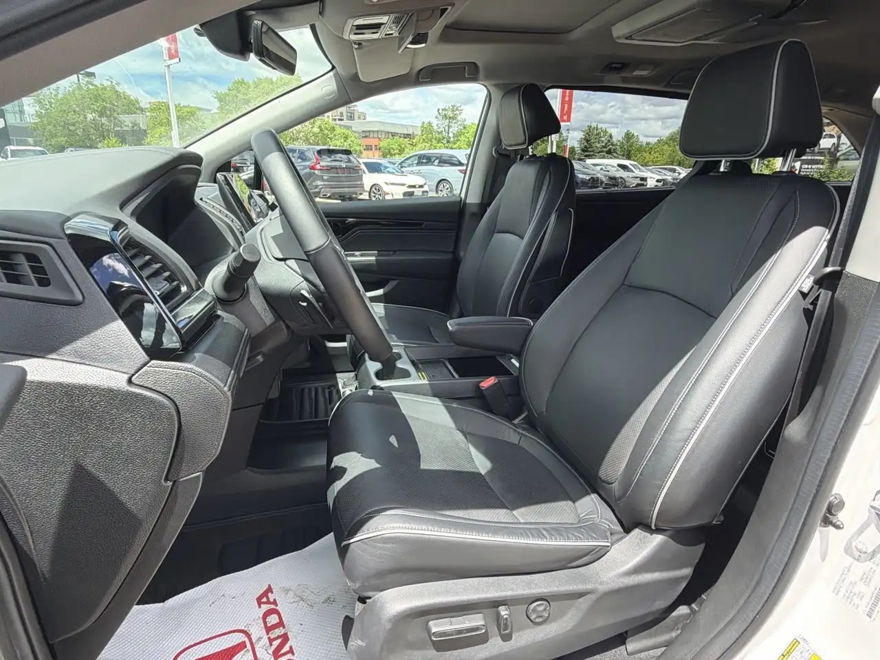 Honda Odyssey снимка Honda Odyssey