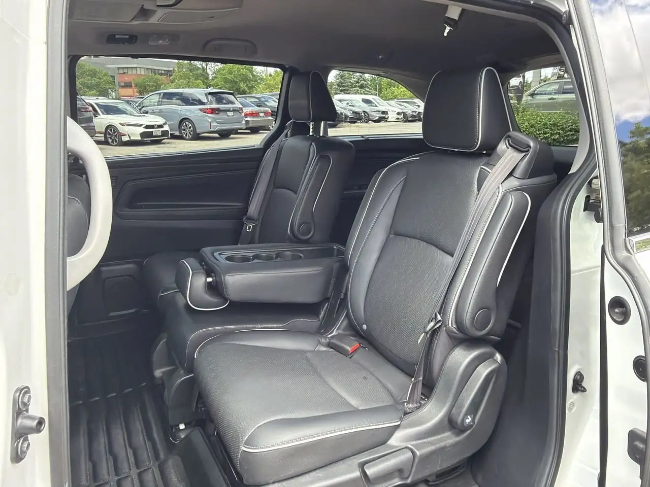 Honda Odyssey снимка Honda Odyssey