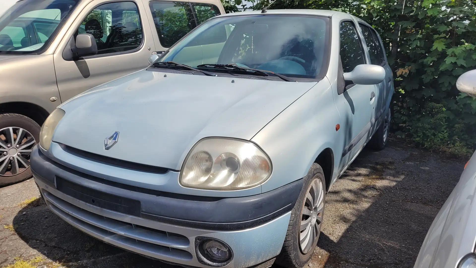 Renault Clio Clio 1.1i wordt GEKEURD 5 deurs 2001 Grijs - 1