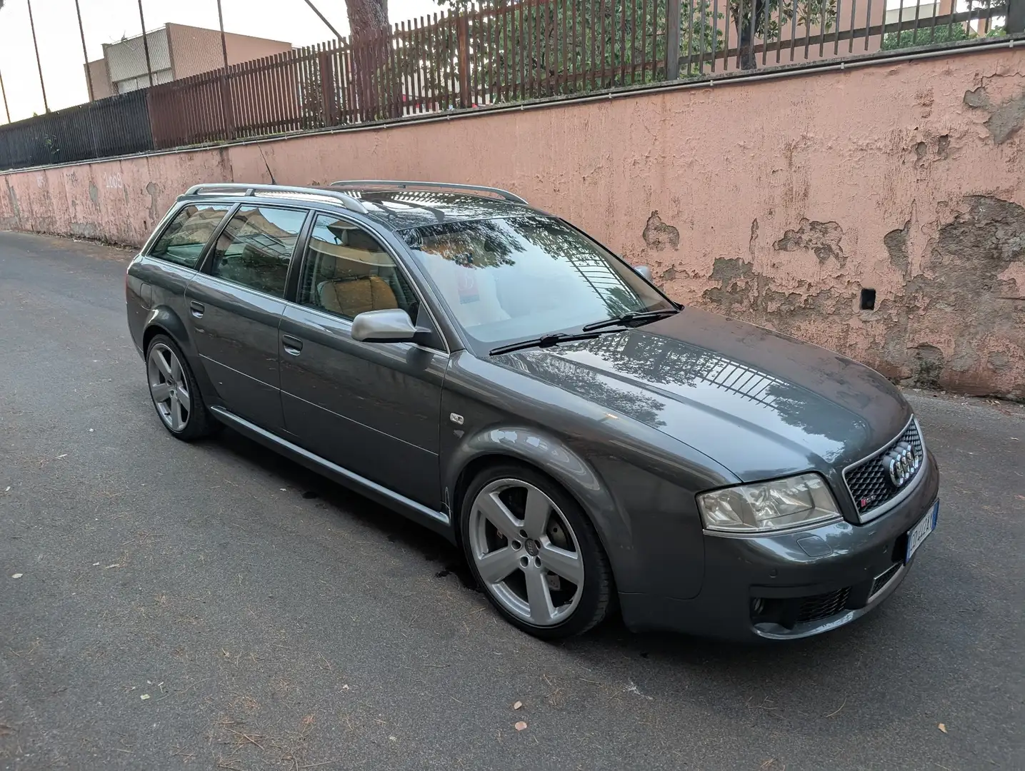 Audi RS6 Avant 4.2 V8 - 1