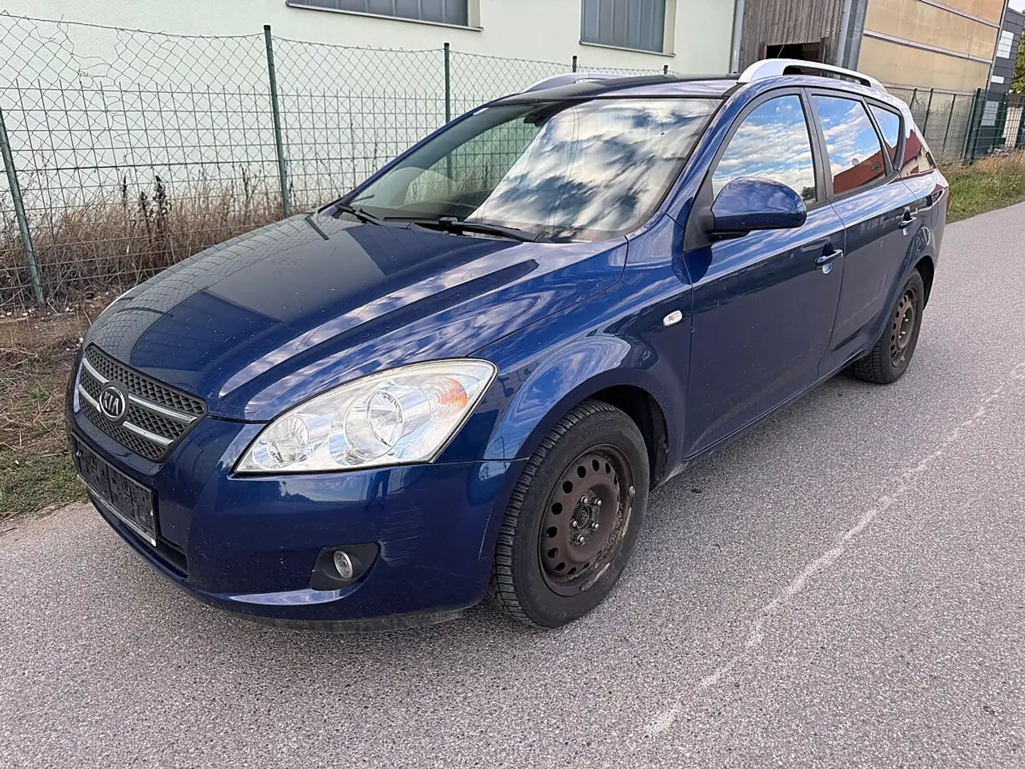 Kia Ceed SW / cee'd SW cee'd SW 1,6 CVVT Active Automatik 163 TKM Schwarz - 1