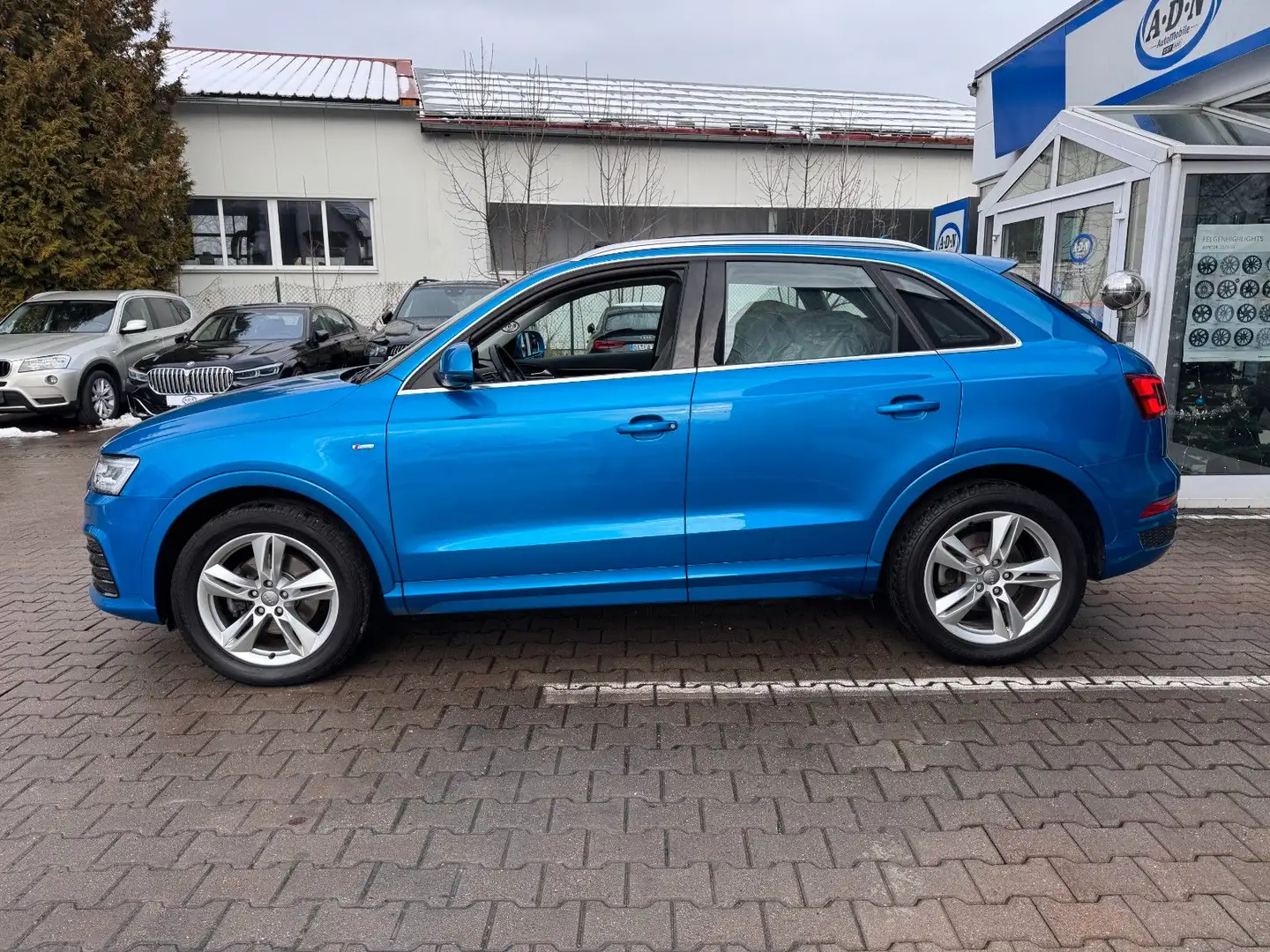 Audi Q3 design 2.0 TDI quattro S tronic S line *Pano* Blu/Azzurro - 2