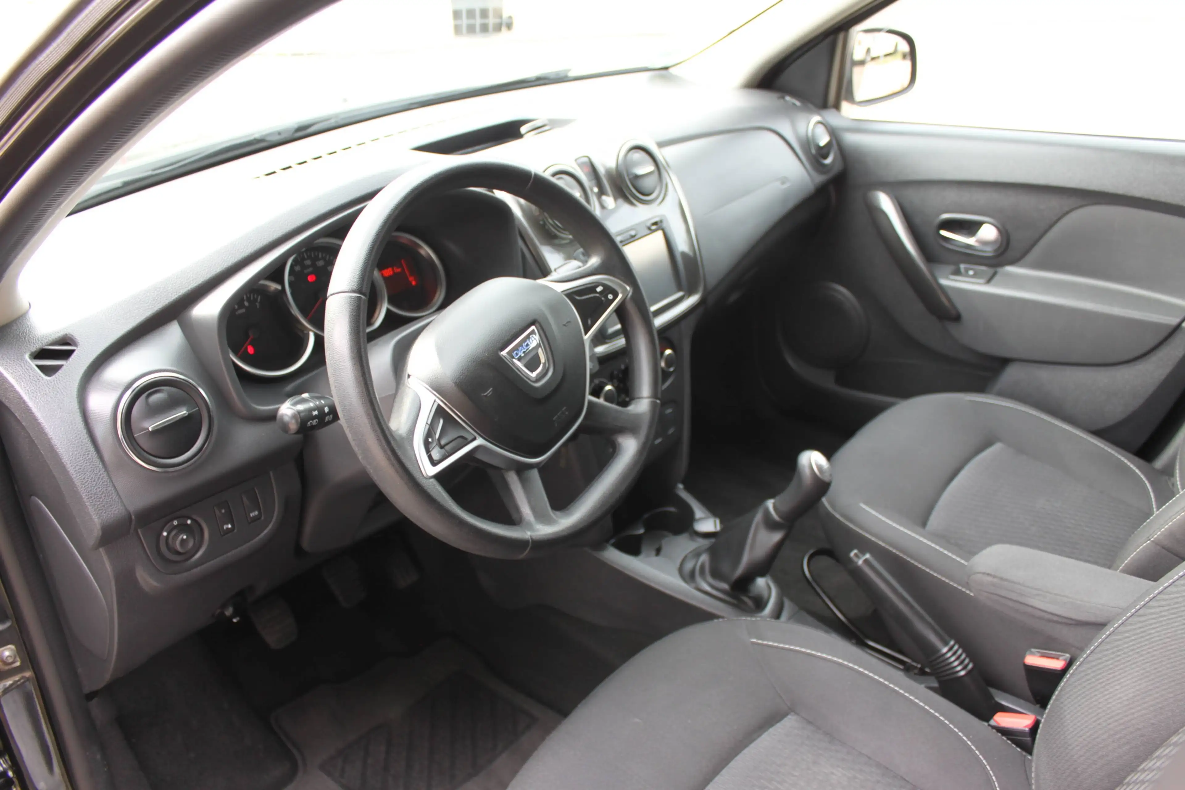 Dacia Logan Laureate/Klima/Navi/Tüv bis 05-2028. — photo 9