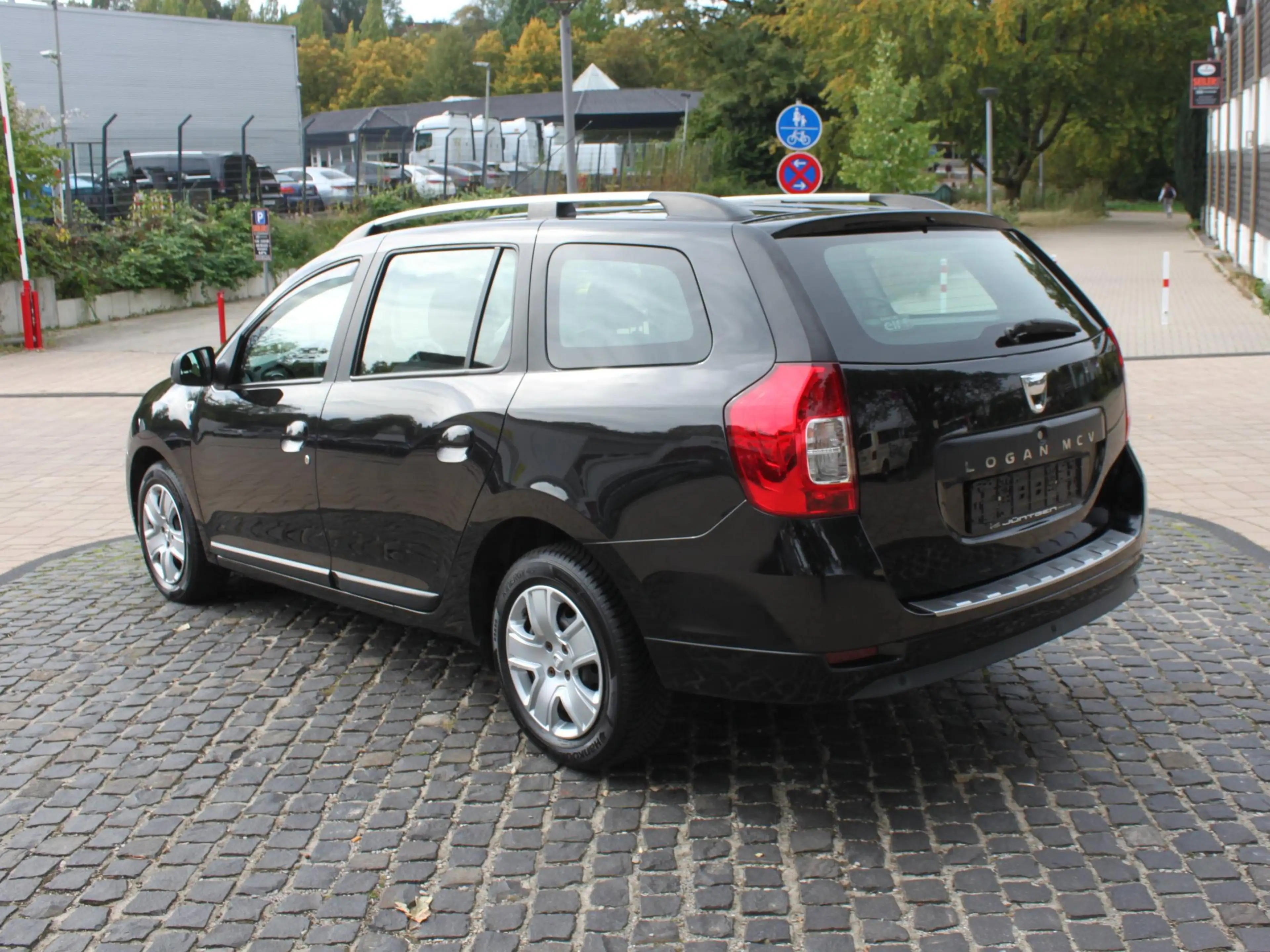 Dacia Logan Laureate/Klima/Navi/Tüv bis 05-2028. — photo 5
