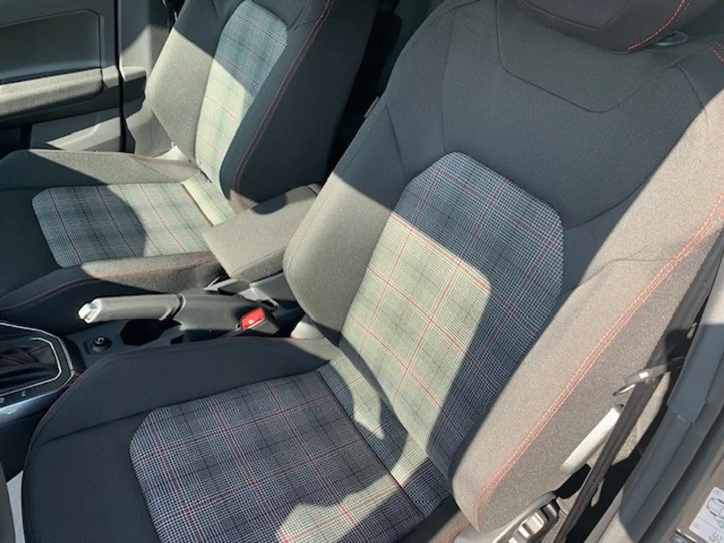 Volkswagen Polo GTI 2.0TSI 207CV DSG7 Gris - 2
