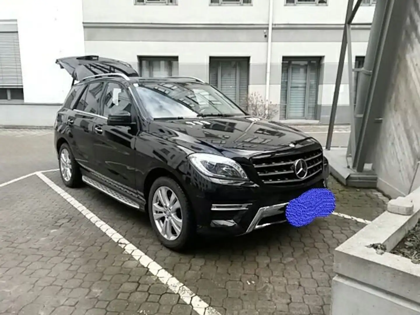 Mercedes-Benz ML 350 4MATIC Schwarz - 1