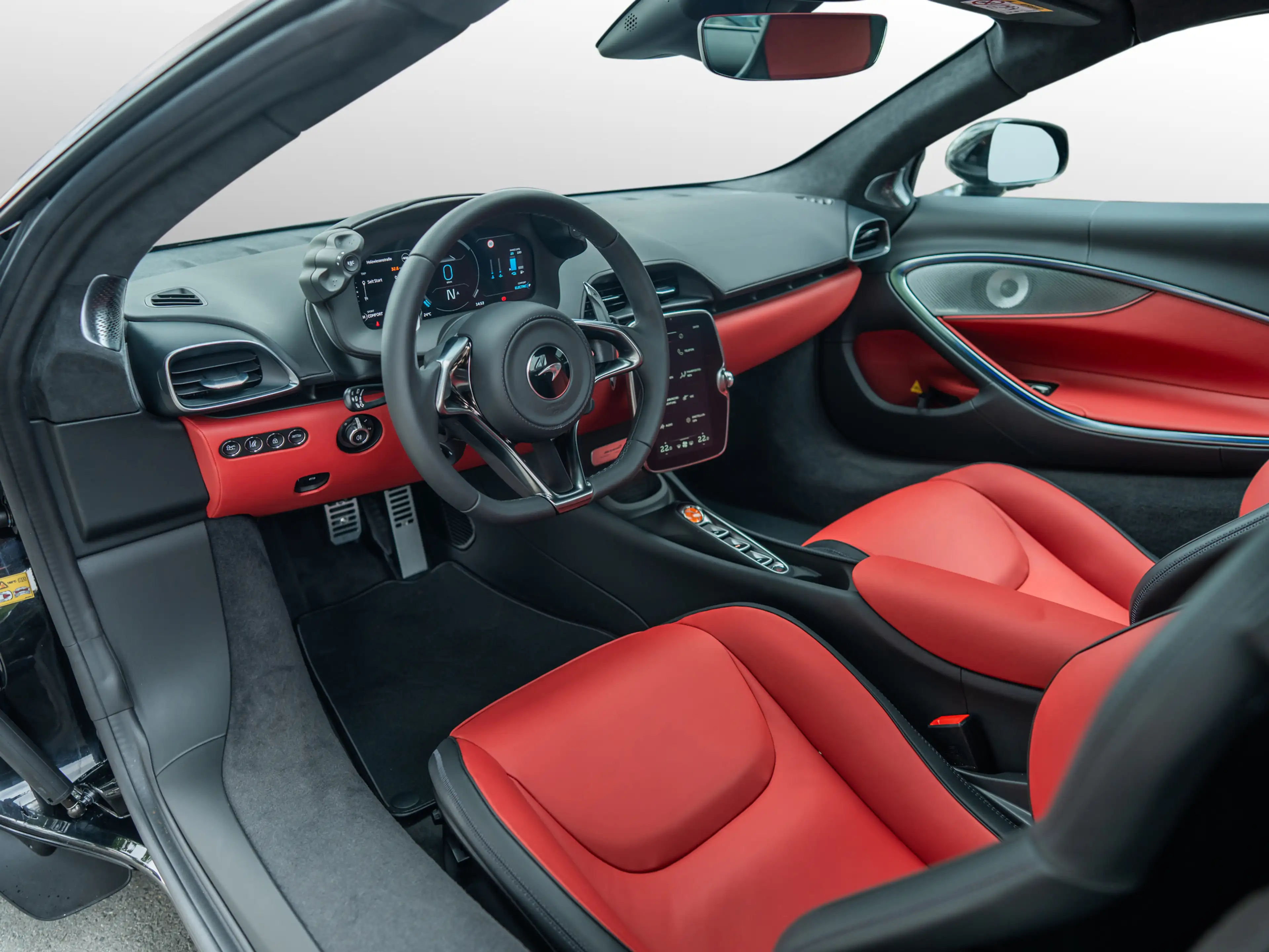 McLaren Artura TechLux/B&W/All Packs/SportExhaust — photo 8