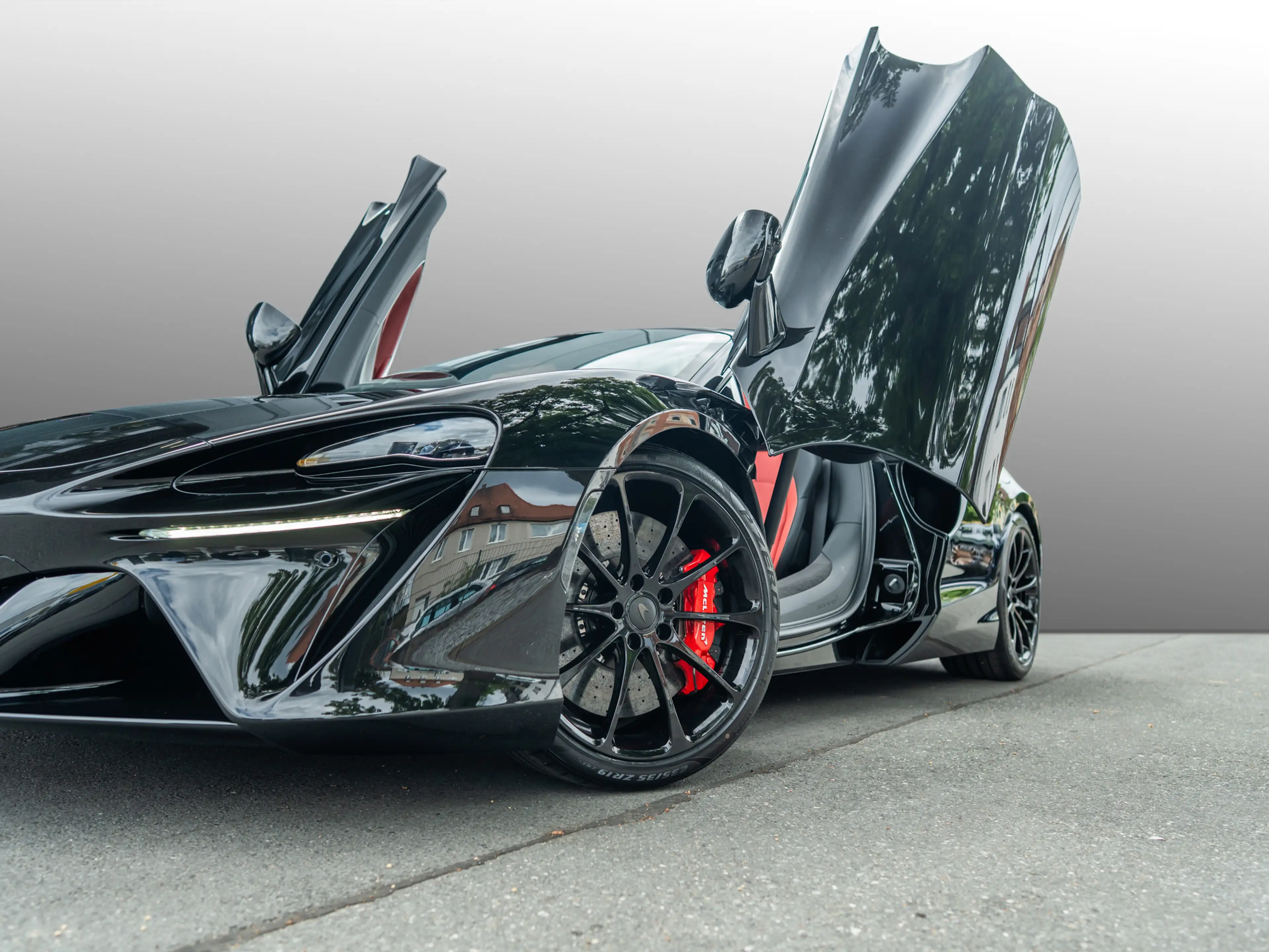 McLaren Artura TechLux/B&W/All Packs/SportExhaust — photo 14
