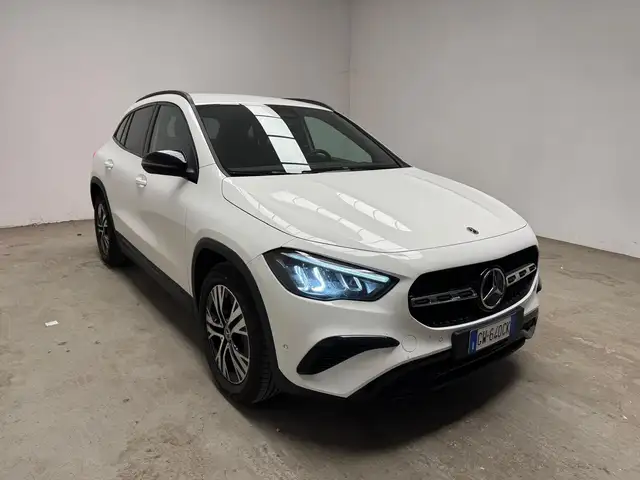 Mercedes-Benz GLA 180 180 d Progressive Advanced auto