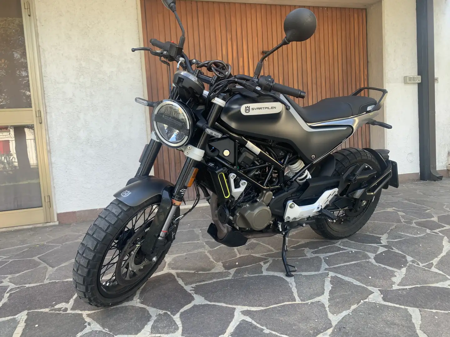 Husqvarna Svartpilen - 2
