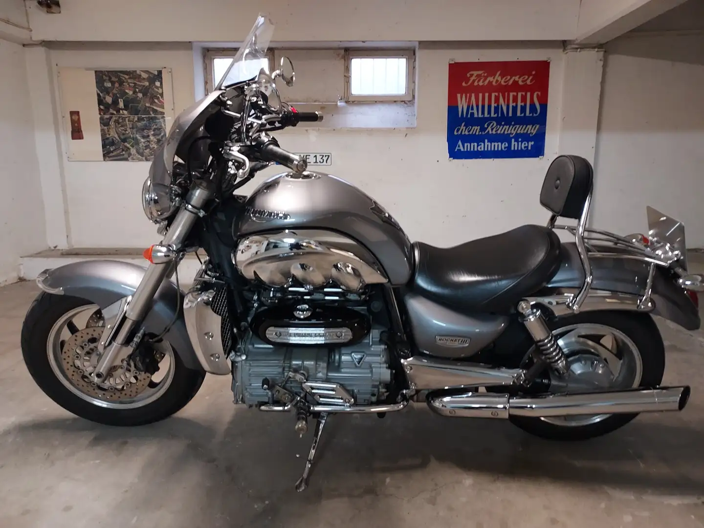 Triumph Rocket III Classic Ur-Rocket Gris - 2