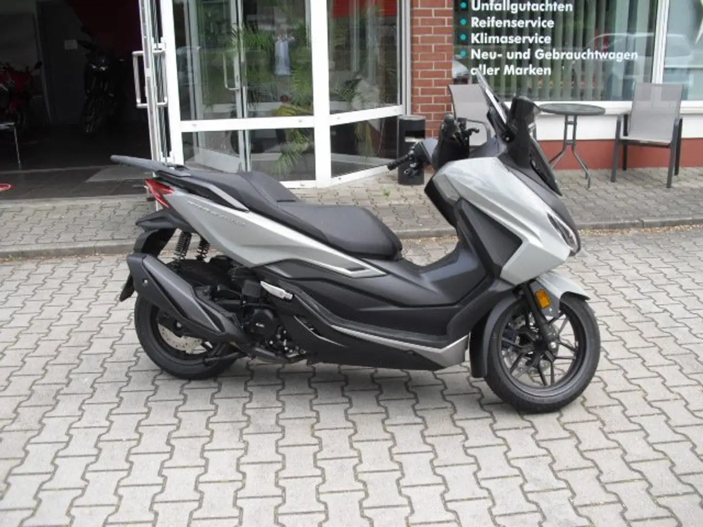 Honda Forza 350 Grau - 1