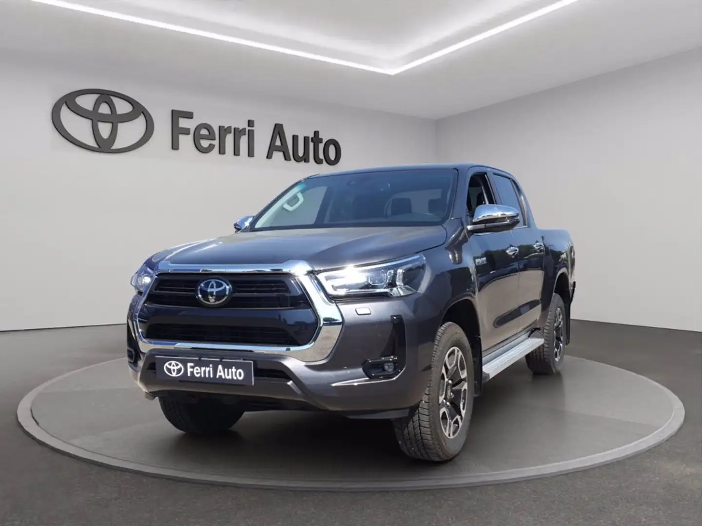 Toyota Hilux 2.4 d-4d double cab executive 4wd auto Grigio - 1