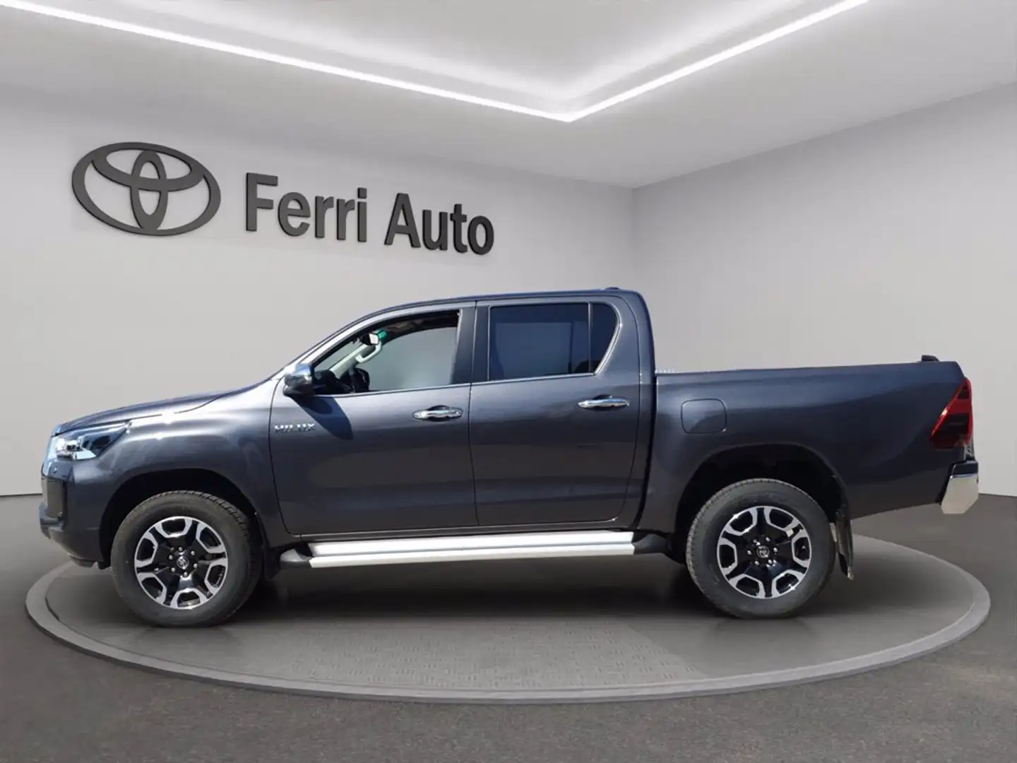 Toyota Hilux 2.4 d-4d double cab executive 4wd auto Grigio - 2