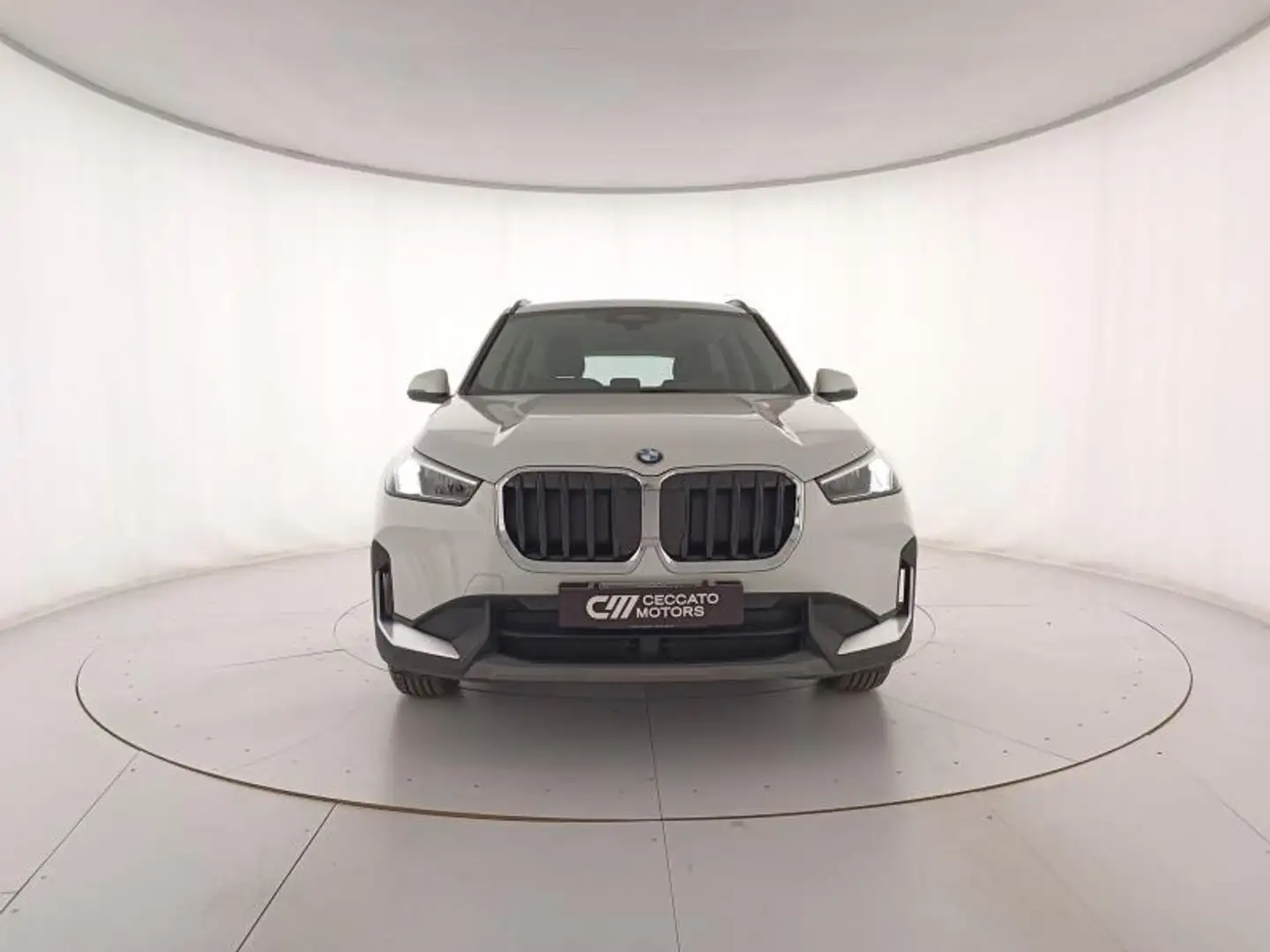 BMW X1 sdrive18i auto Weiß - 2