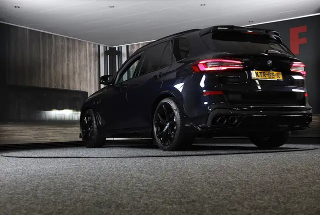 BMW X5 view 3