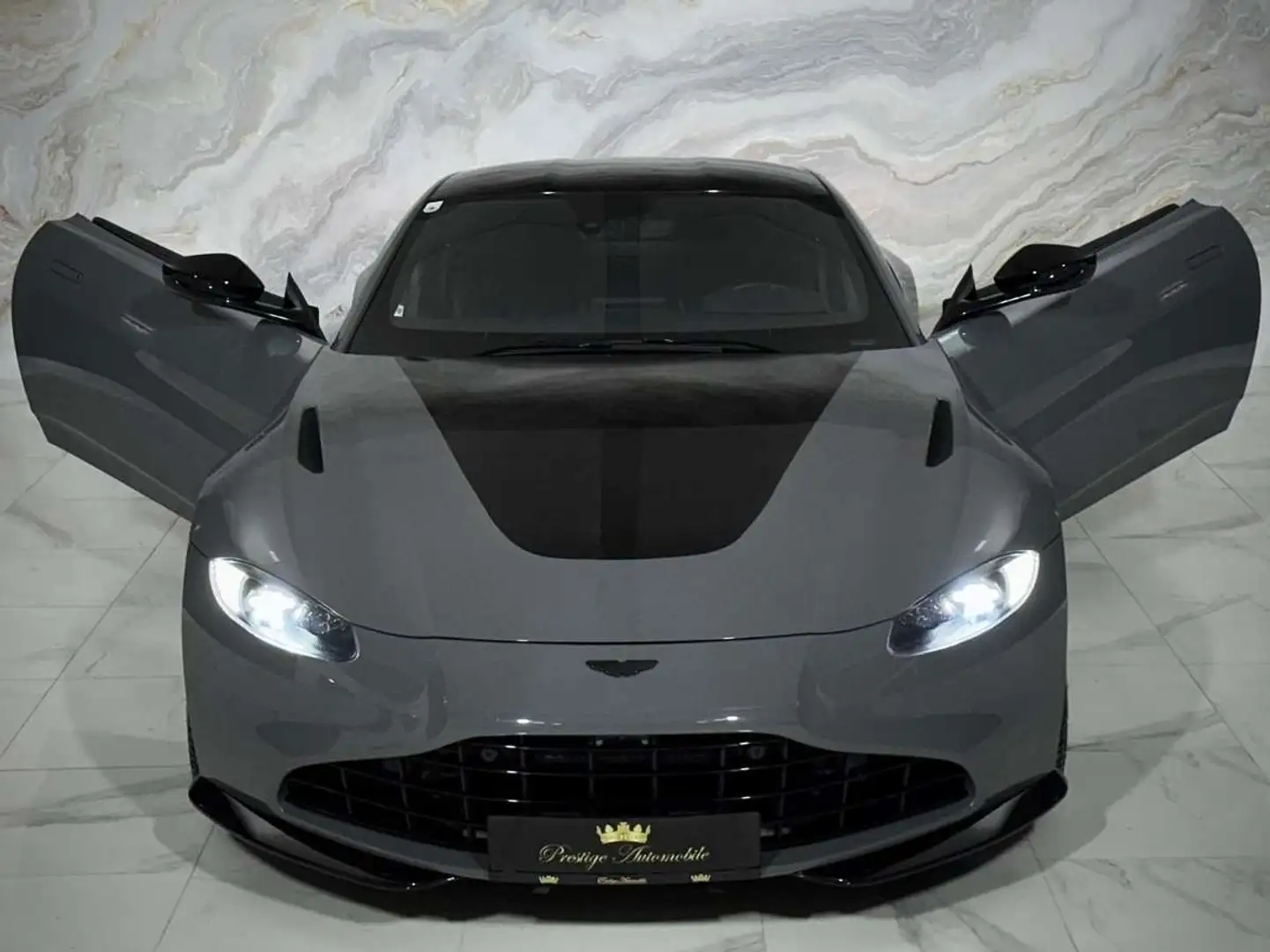 Aston Martin Vantage 4,0 V8 510PS * 2.BESITZ * WERKSGARANTIE * SONDE... Grau - 1