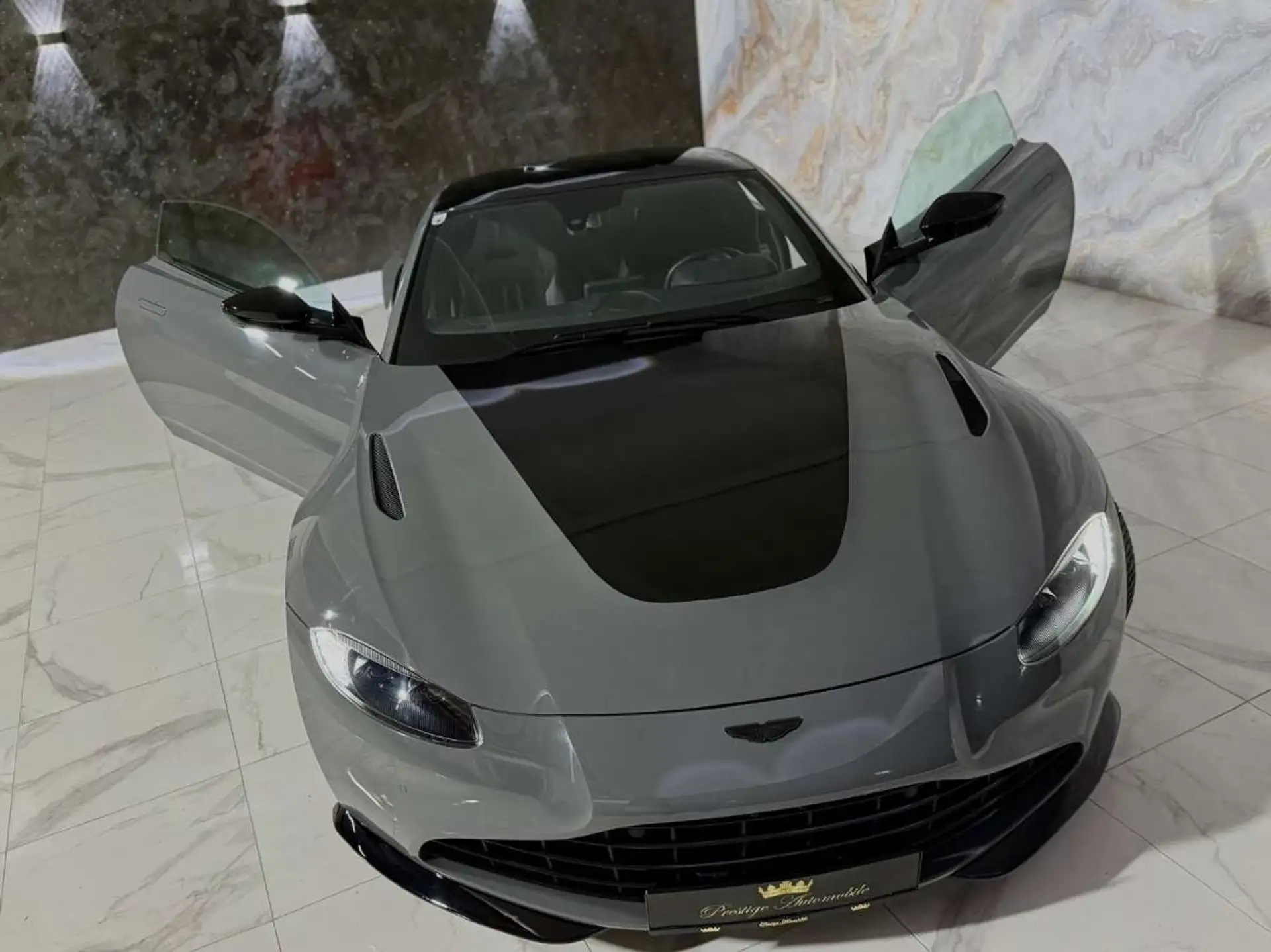 애스턴마틴 밴티지 2022 회색 사진 7