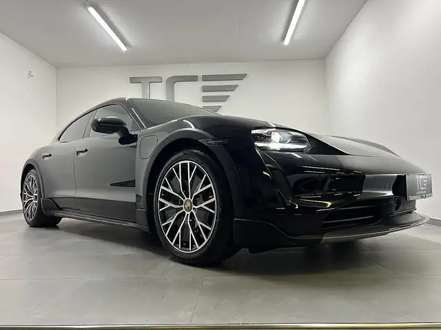 Porsche Taycan view 3