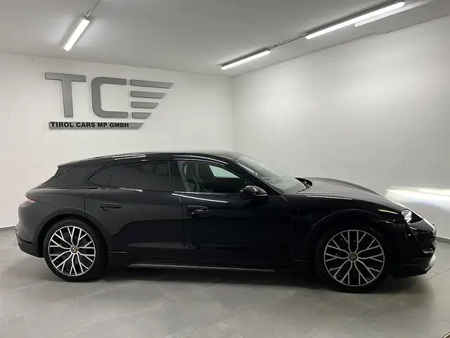 Porsche Taycan view 4