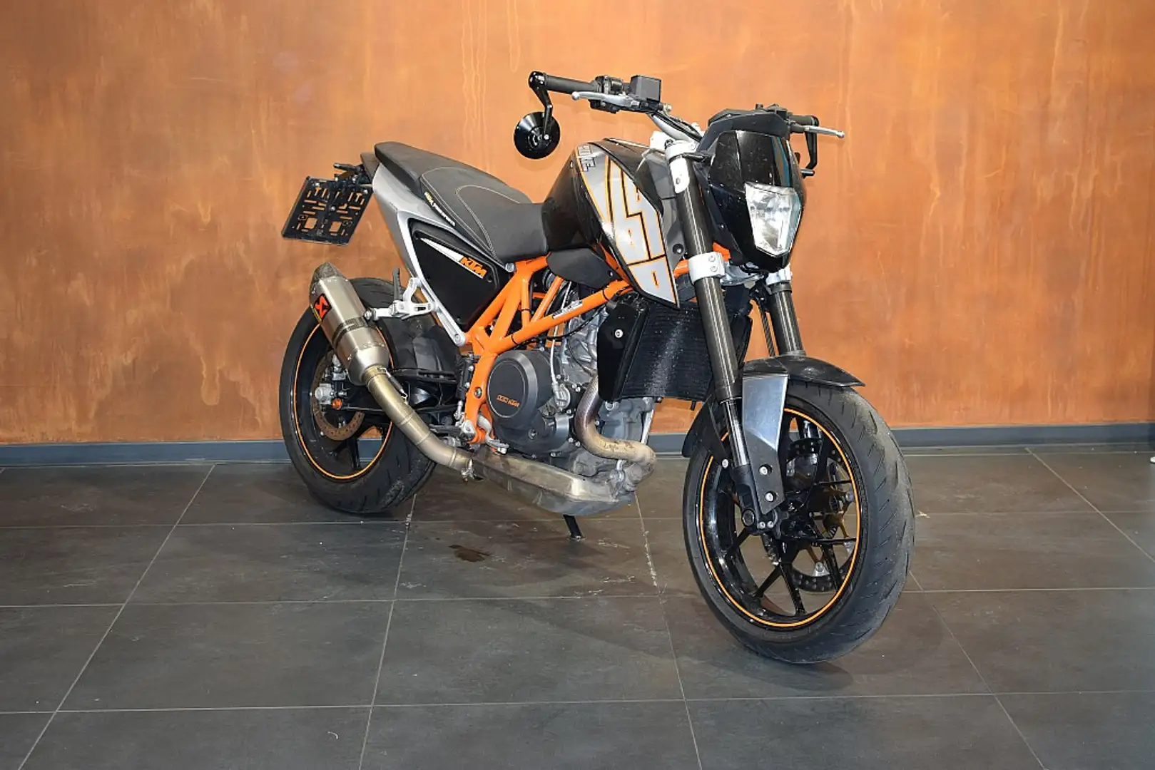 KTM 690 Duke Orange - 1