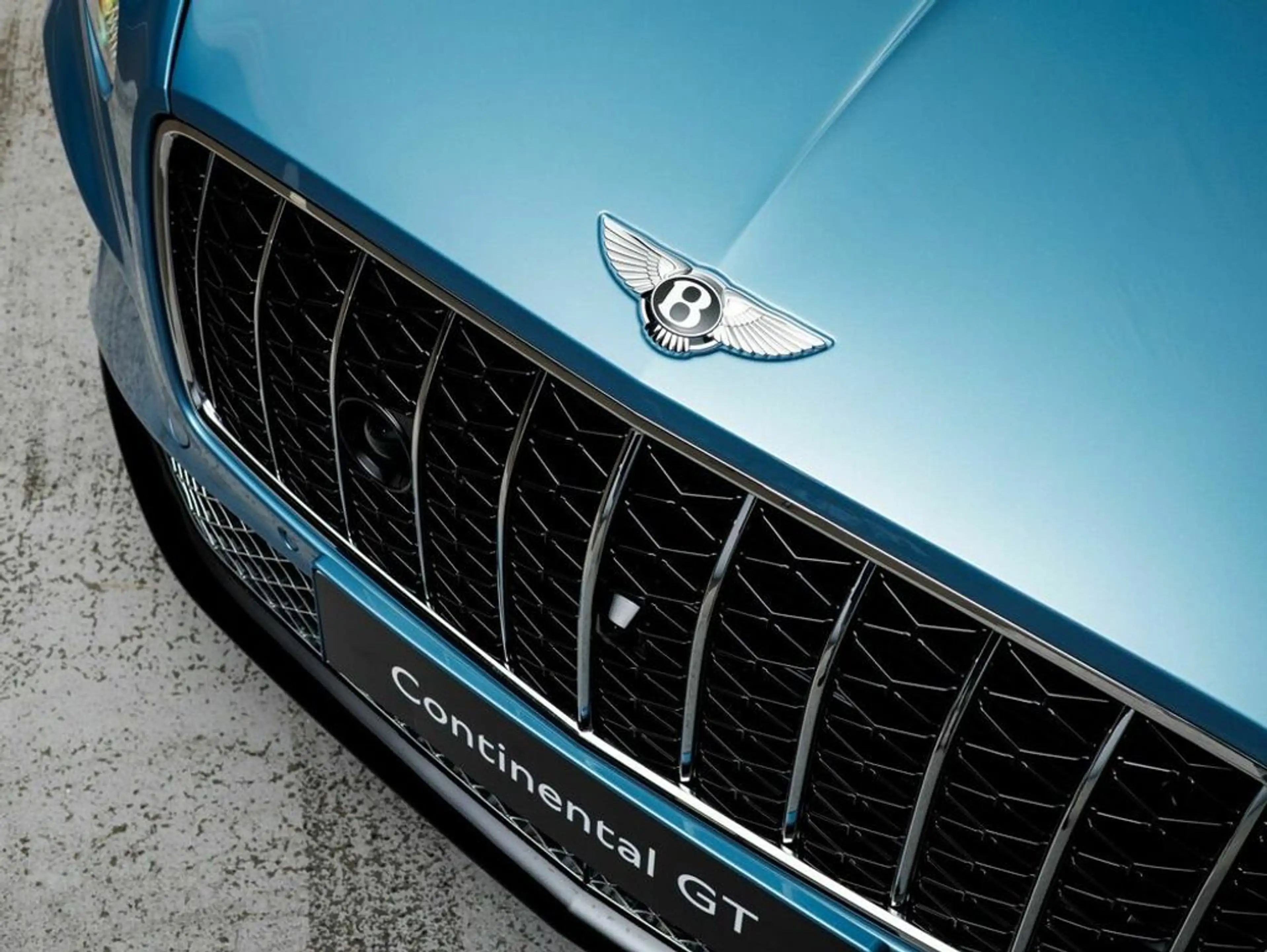 Bentley Continental GT Azure V8 Hybrid — photo 7