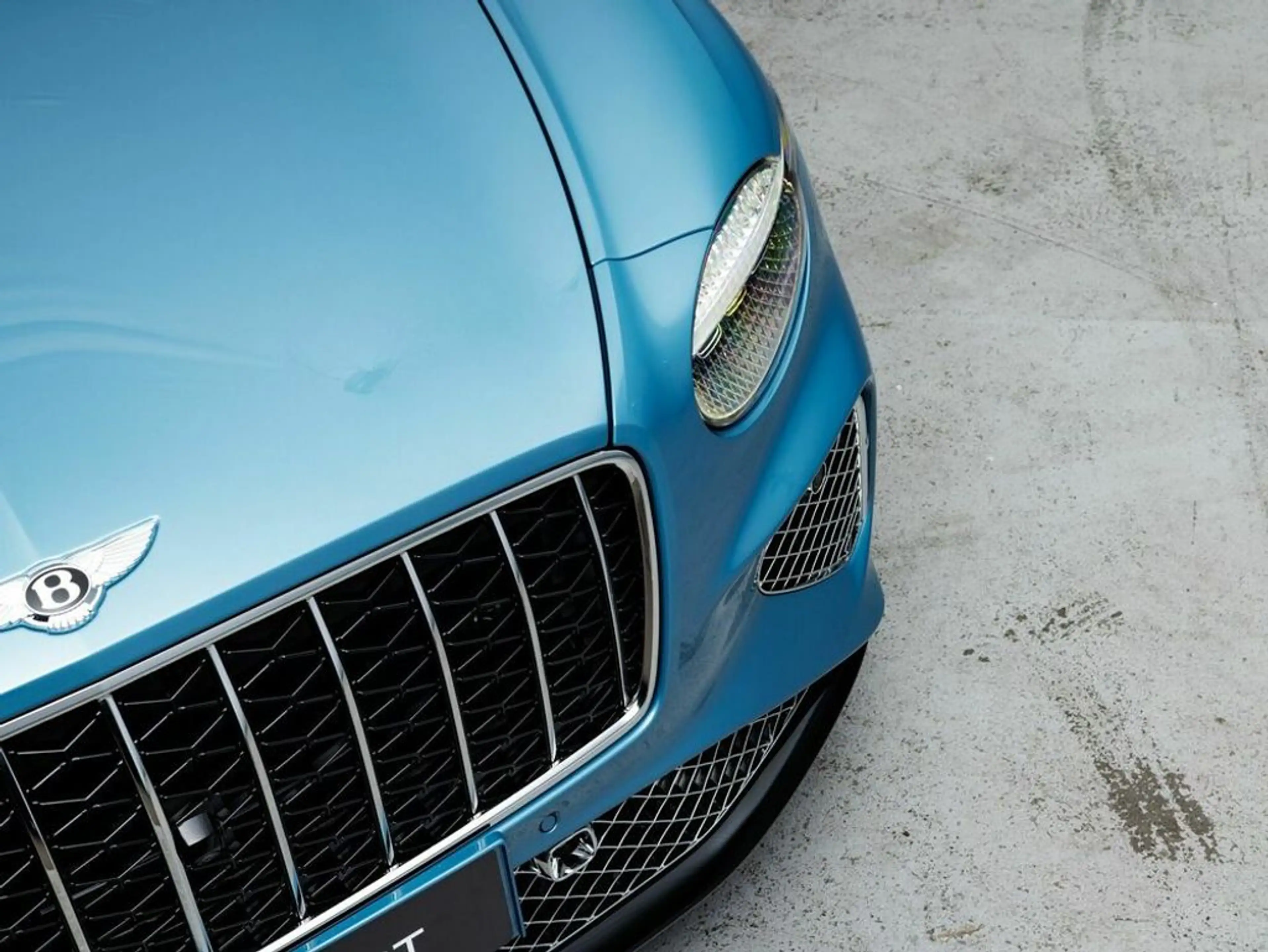 Bentley Continental GT Azure V8 Hybrid — photo 6