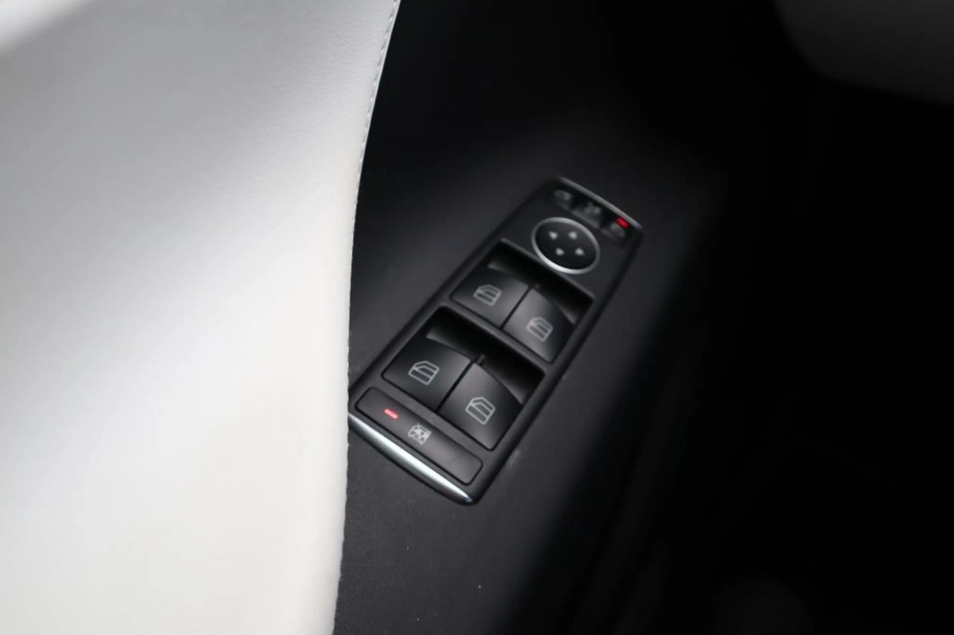 Tesla Model X Long Range, Autopilot — photo 10
