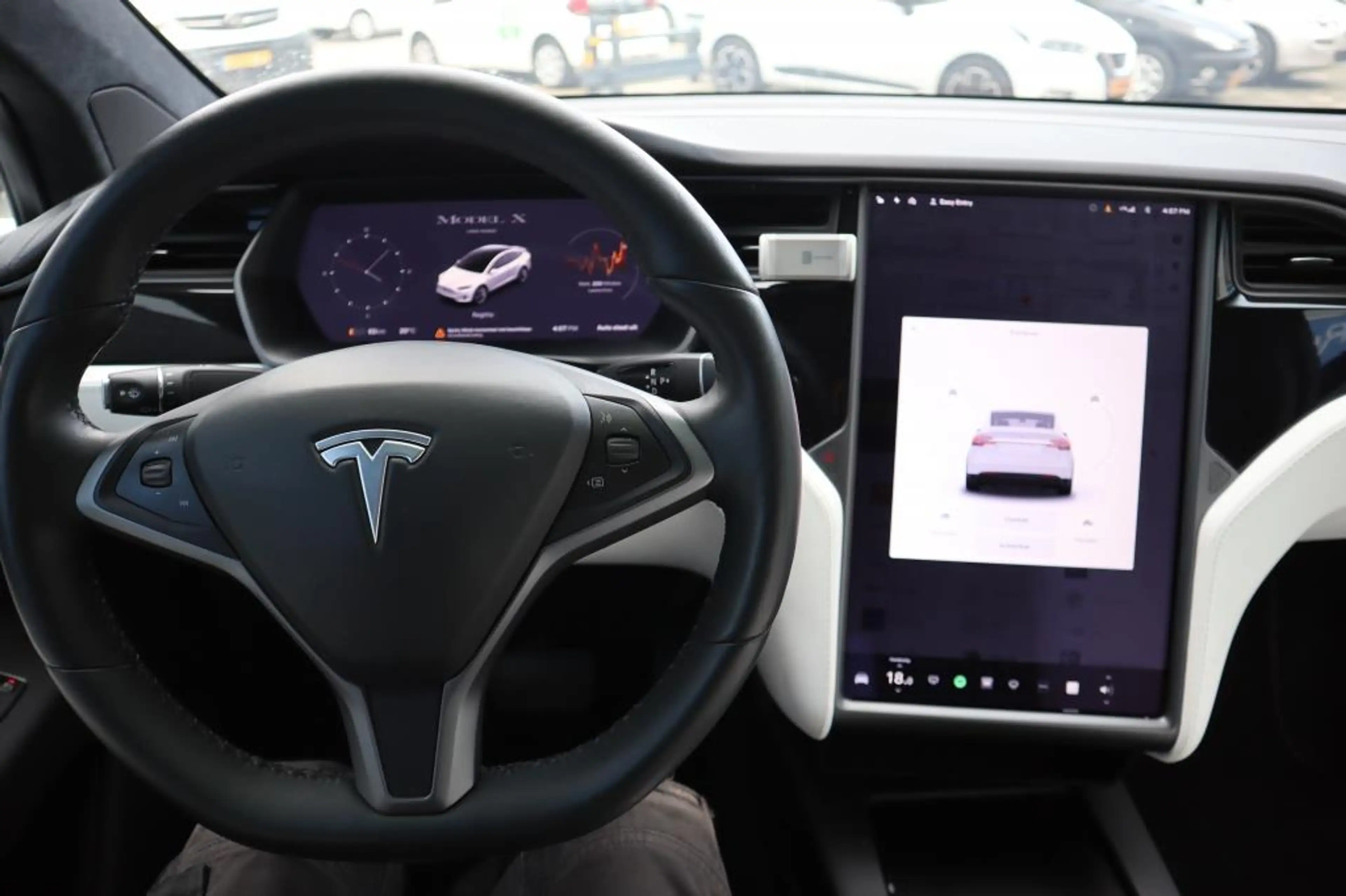 Tesla Model X Long Range, Autopilot — photo 5