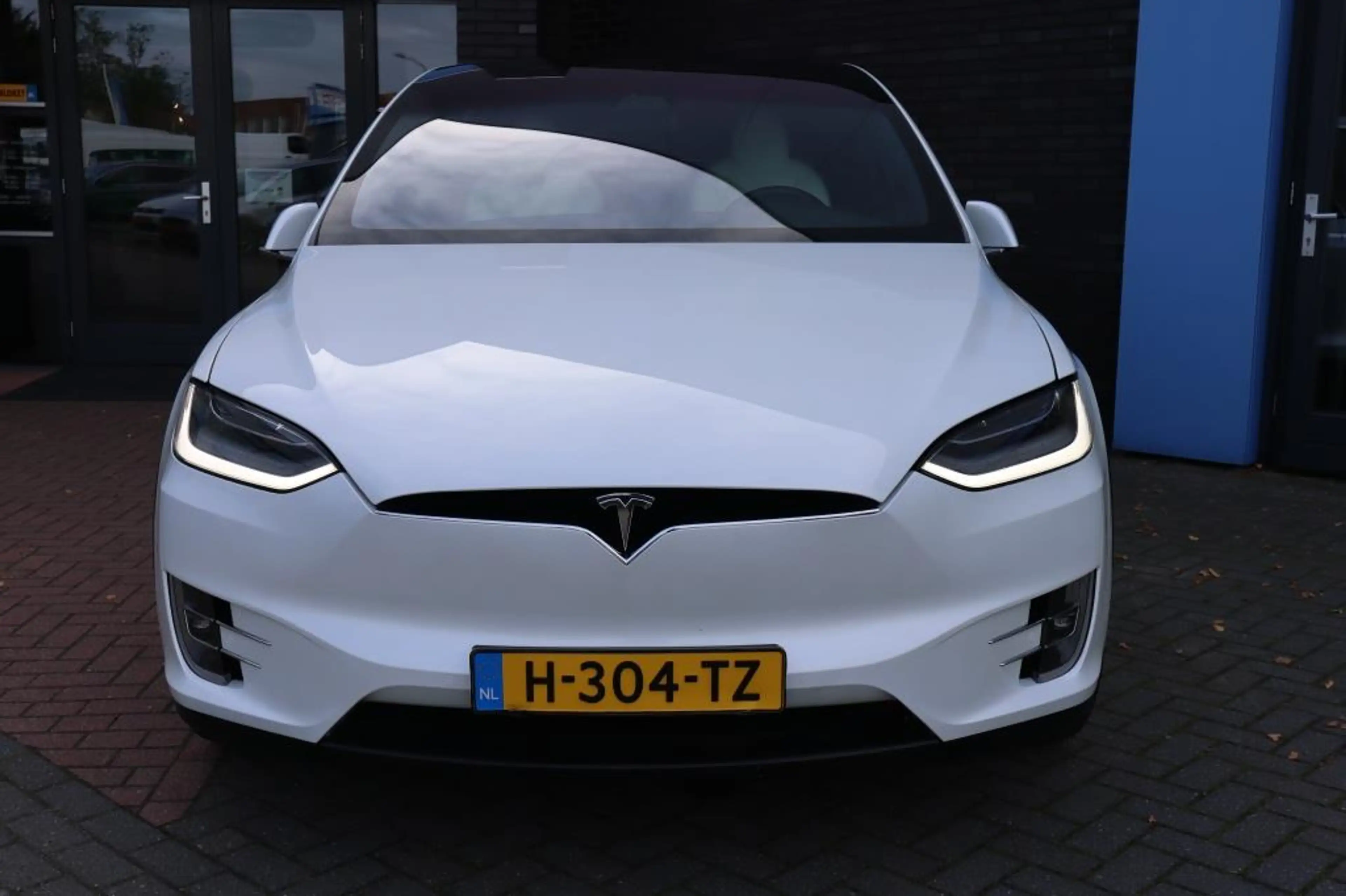 Tesla Model X Long Range, Autopilot — photo 2