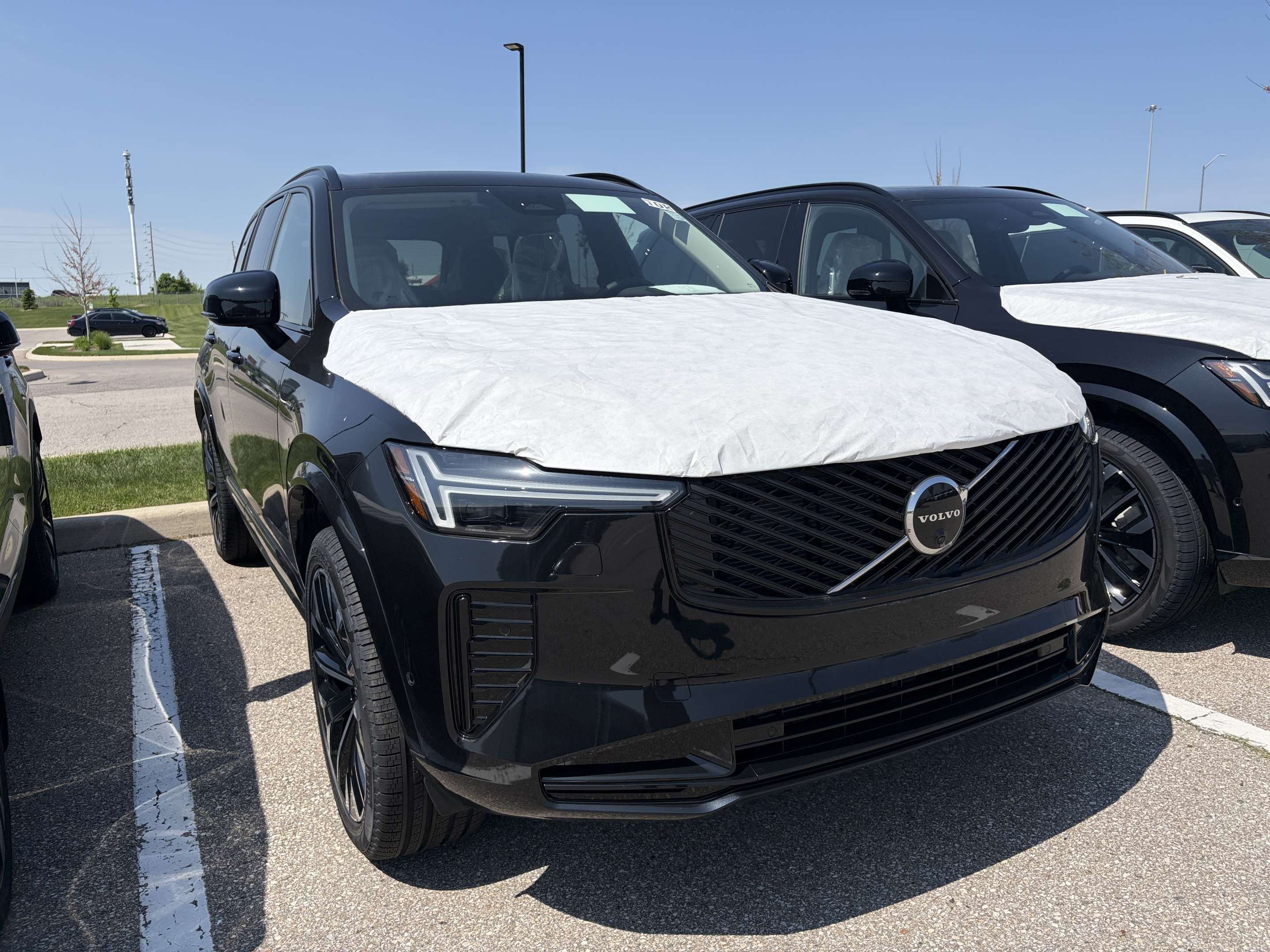 2026 Volvo XC90 B6 AWD Ultra Dark Theme 7-Seater alt 5